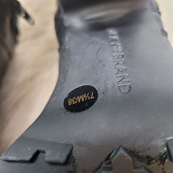 Lucky Brand Natalee Heeled Lugged Sole Side Zip Ankle Bootie Size 7.5 - Picture 10 of 10